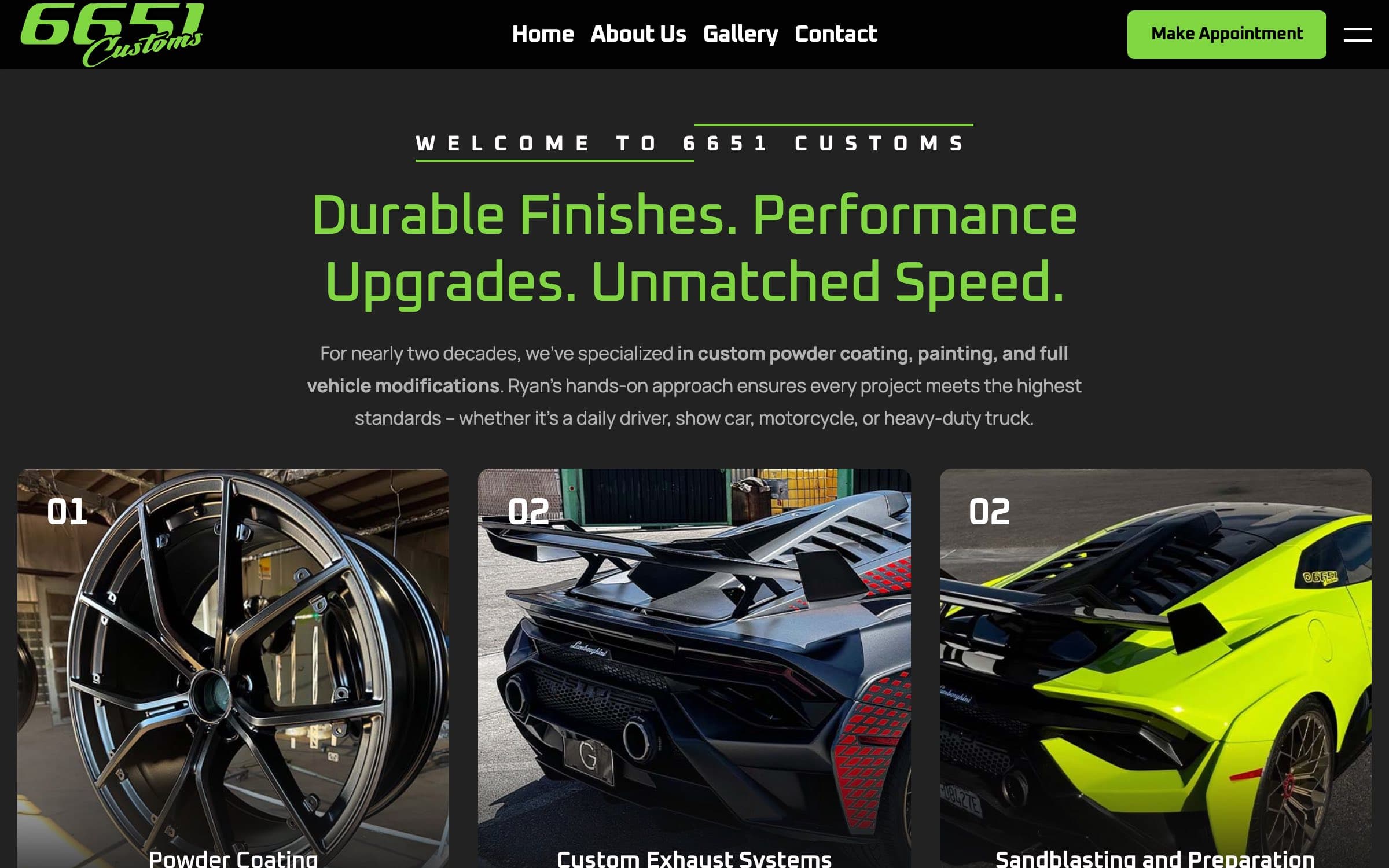 Sección oscura de servicios con el titular «Durable Finishes. Performance Upgrades. Unmatched Speed.» y tarjetas fotográficas numeradas de powder coating, escapes y chorreado